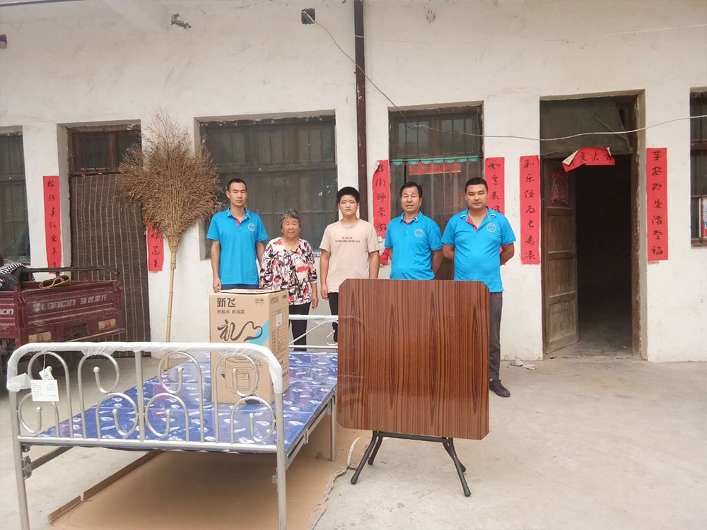 幫扶康店鎮(zhèn)裴峪村貧困戶王炎利